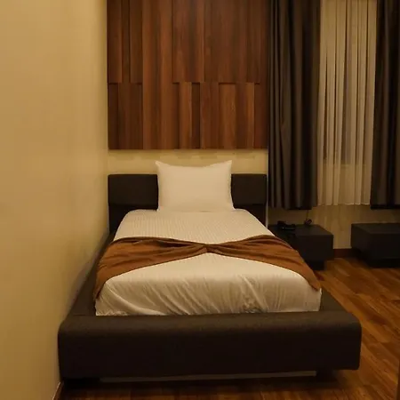 Amber Palace 4*