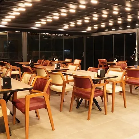 Amber Palace Hotel 4*